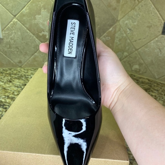 Black patent heels - Picture 3 of 4